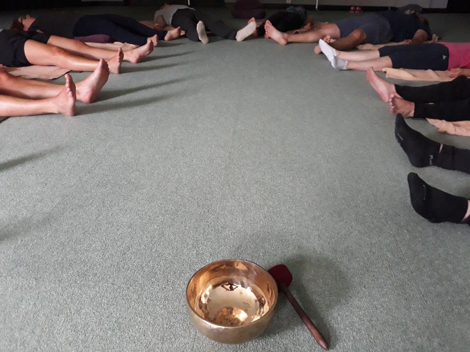 yoga-nidra-gite-la-hulotte-broceliande-bretagne